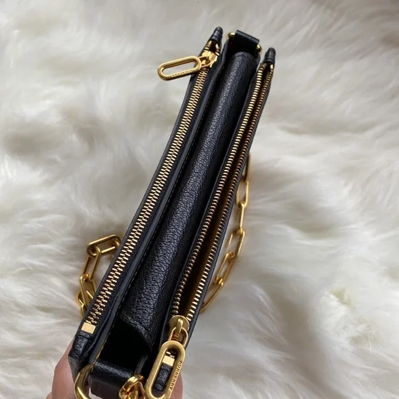 Burberry half moon shoulder bag - Picture 8 of 10